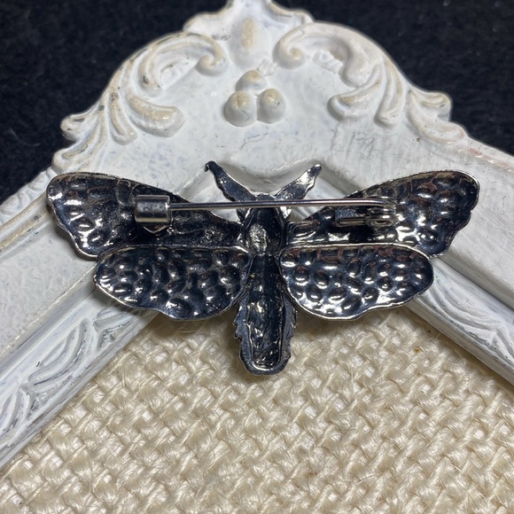 Moth Brooch - Picture 2 of 4